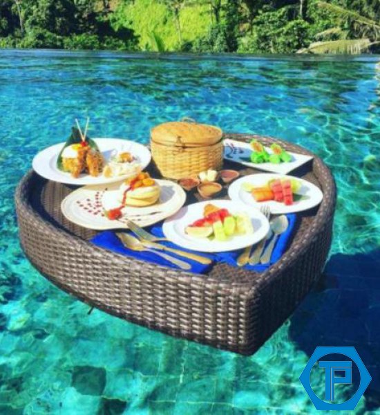 Khay đồ ăn nổi bể bơi