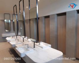 Khung gương đứng WC