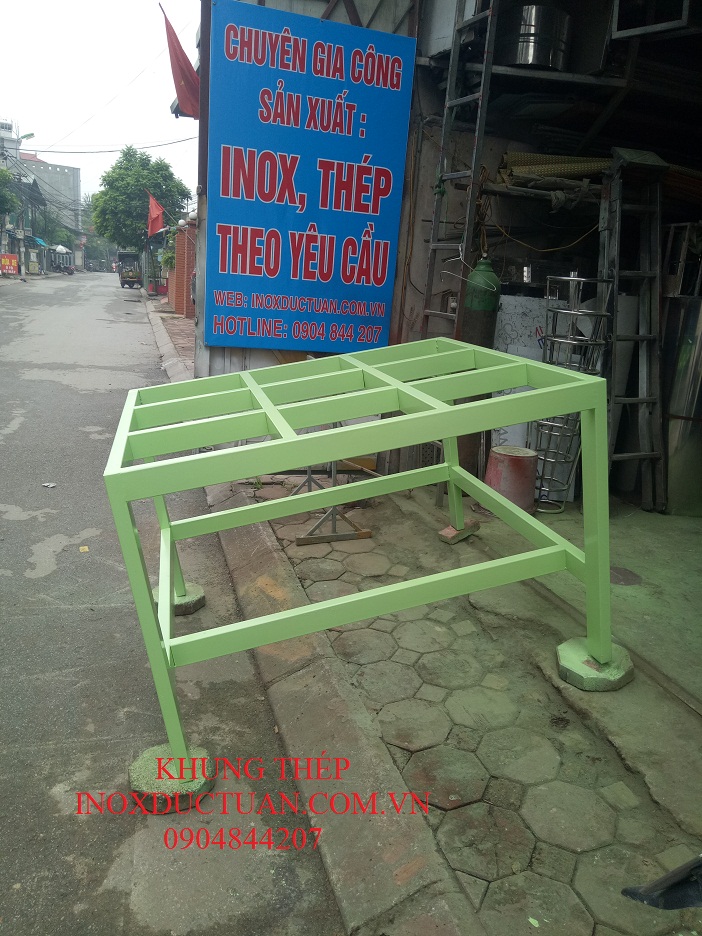 Khung thép sơn màu vàng chanh