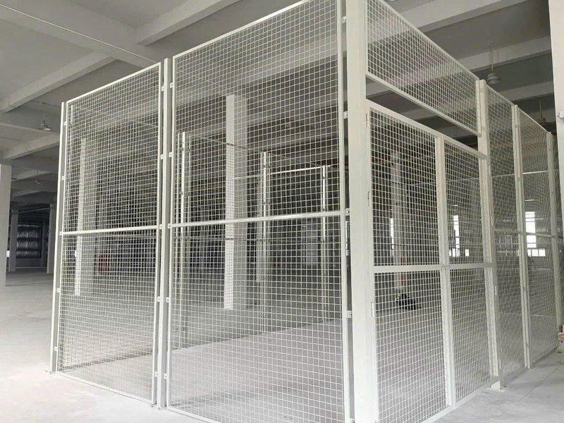 Khung vách ngăn nhà xưởng, khung ngăn sân bóng Pickerball