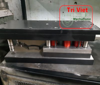 Khuôn dập liên hoàn LH003