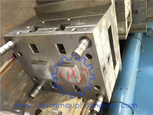 Khuôn nắp hộp mỹ phẩm