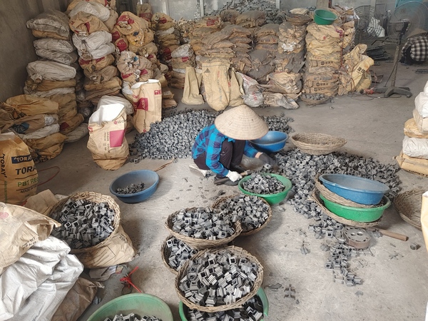 Khuy gang, quả gài