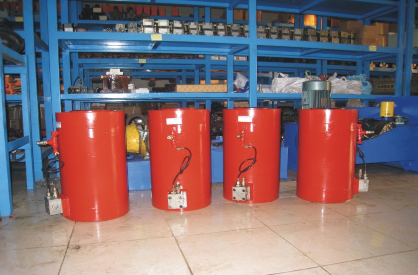 Kích 600 tấn