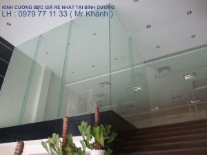 Kính cường lực văn phòng