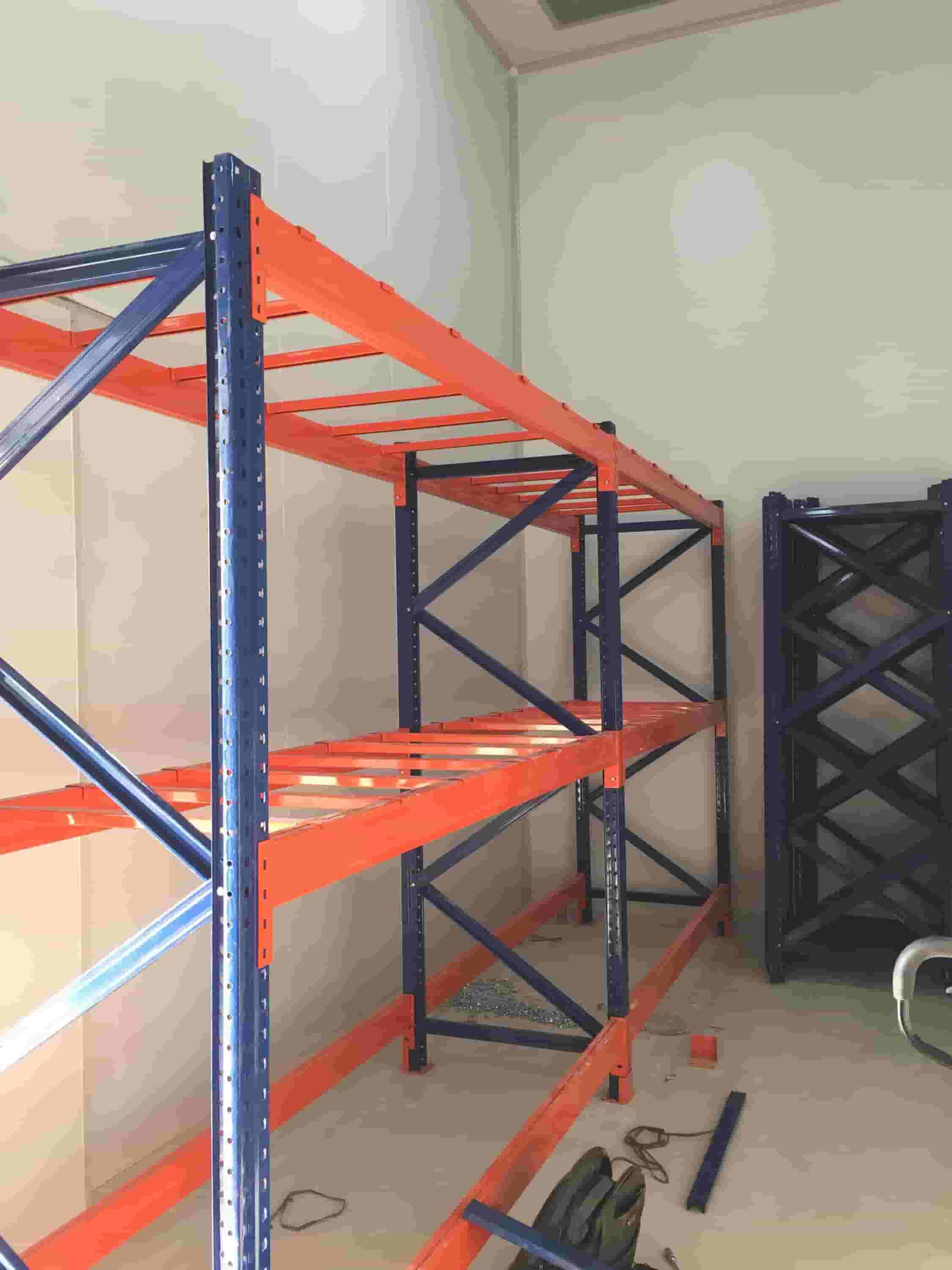 Kế sắt để Pallet