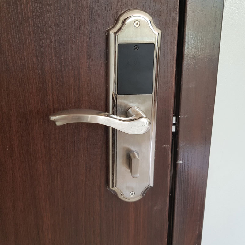 Khóa cửa khách sạn