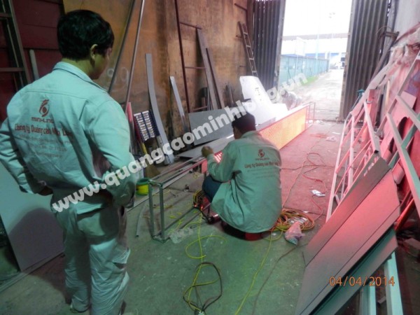 Thi công bảng biển đèn