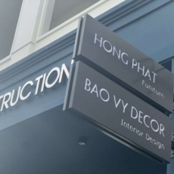 Bảng hiệu công ty