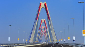 Lan can cầu Nhật Tân
