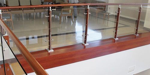 Lan can kính cường lực