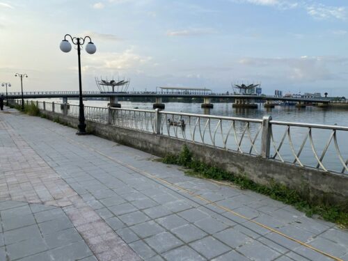 Lan can cầu đường