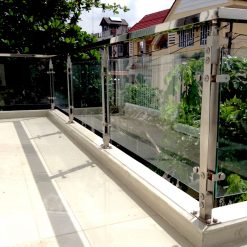 Lan can kính cường lực