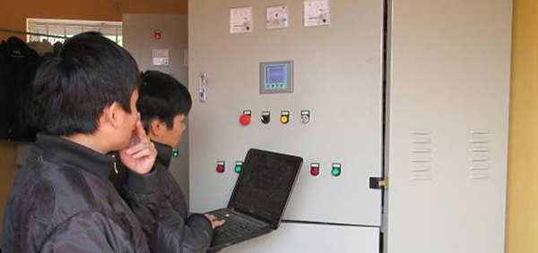 Lắp đặt tủ điện nhà máy nước TT Đồi Ngô