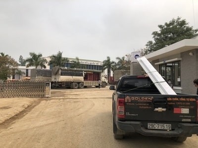 Cửa công ty sữa