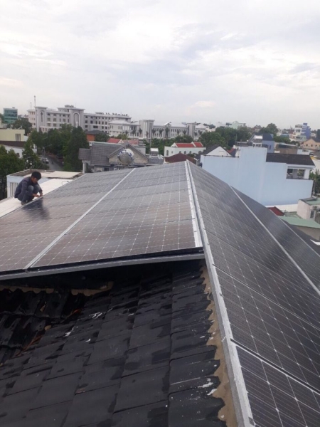 Lắp đặt điện năng lượng mặt trời