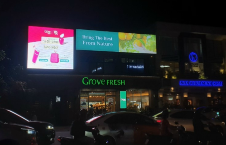 Lắp đặt màn hình quảng cáo