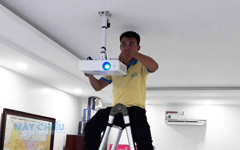 Lắp đặt máy chiếu 3