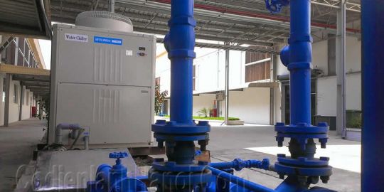 Lắp đặt máy làm lạnh công nghiệp- Water Chiller