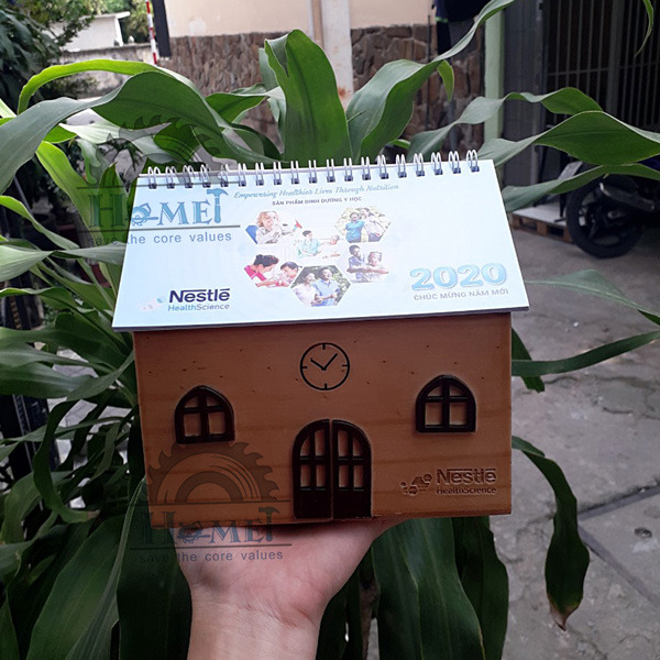 Lịch gỗ để bàn