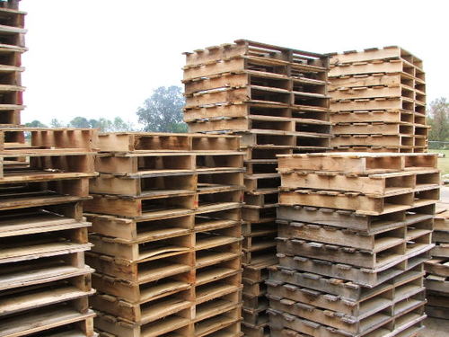 Pallet gỗ 2 hướng nâng