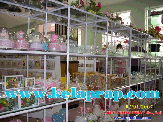 Kệ shop quà lưu niệm