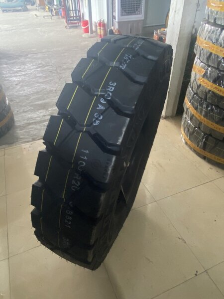Lốp HEIXINIU Q88 1100R20