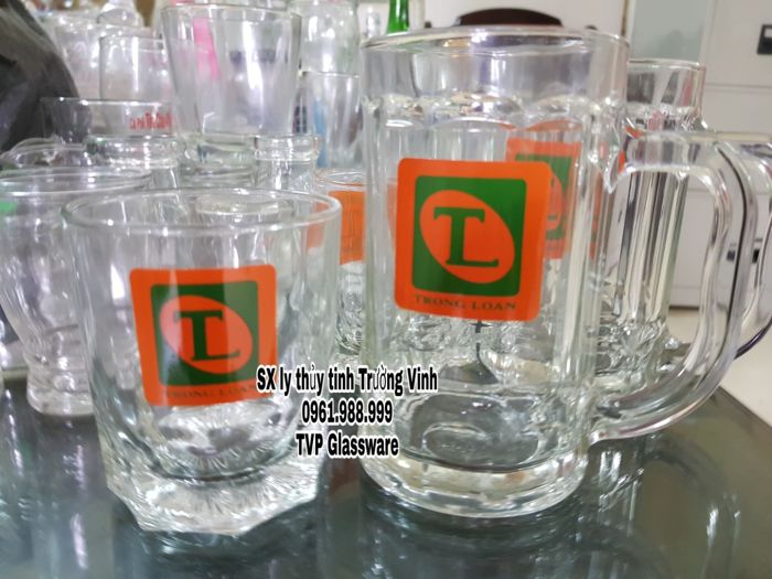 Ly cốc thủy tinh