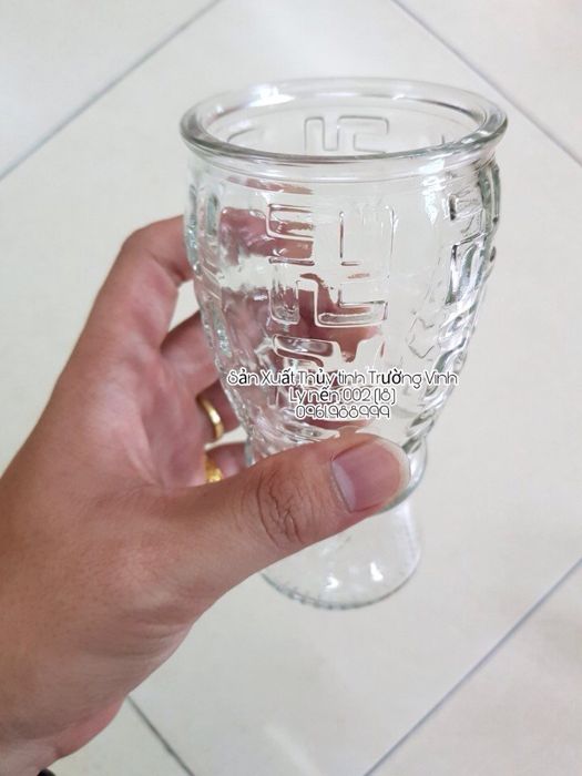 Ly cốc thủy tinh