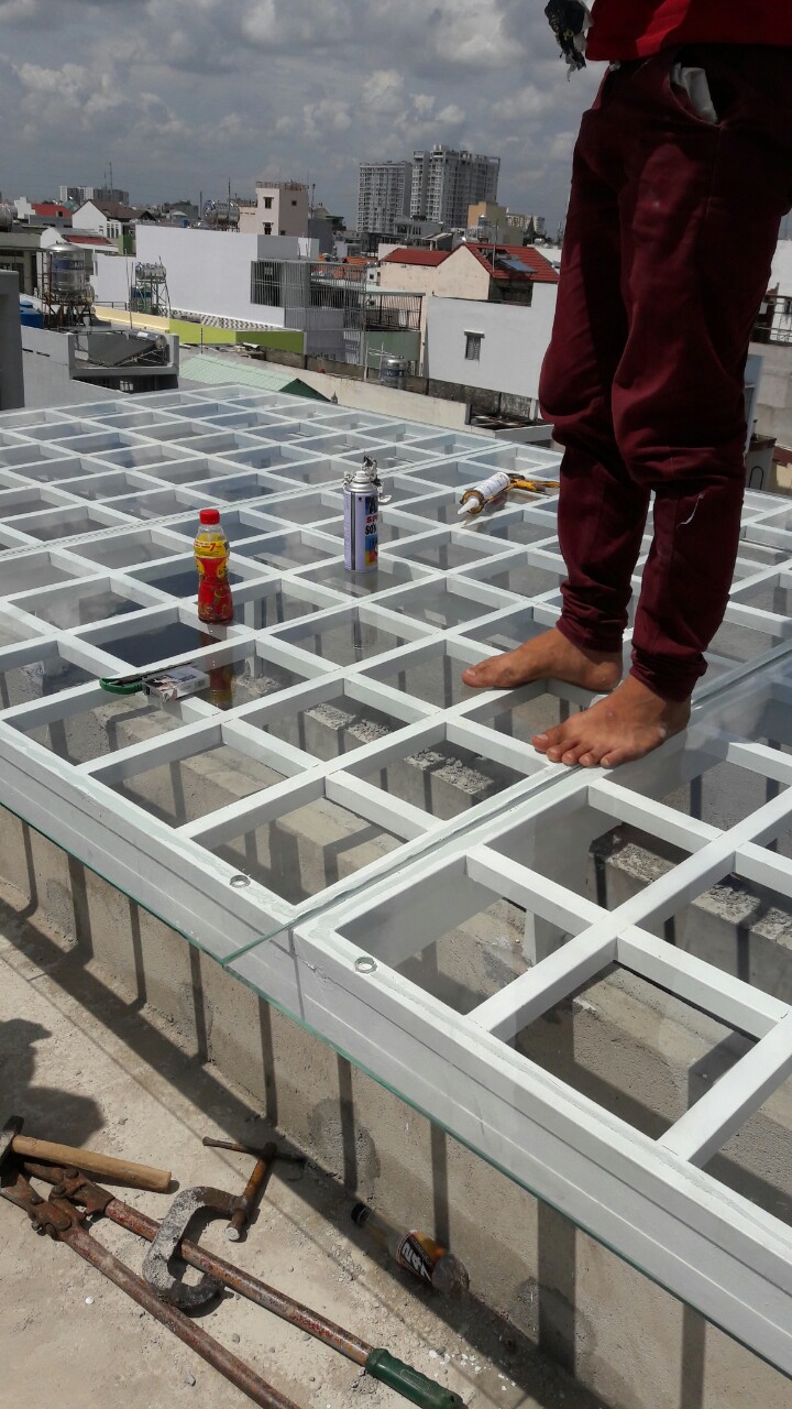 Lắp dựng, tháo dỡ mái che