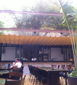 Mái xếp quán cafe