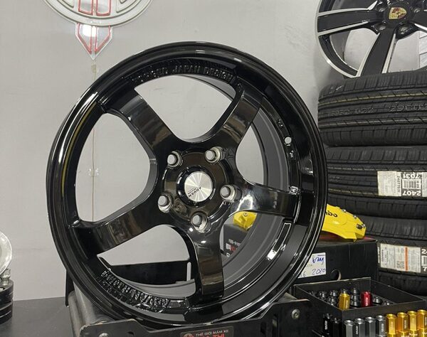 Mâm Advan 16 inch đen bóng cho Xpander Elantra