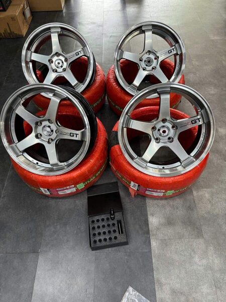 Mâm Advan 17 inch đỏ cho Civic, Mazda 3, 6,..