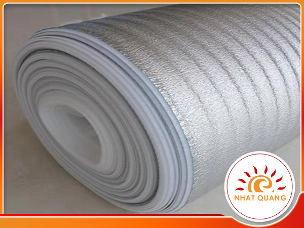 Màng nhôm ghép với xốp Foam dùng trong cách nhiệt