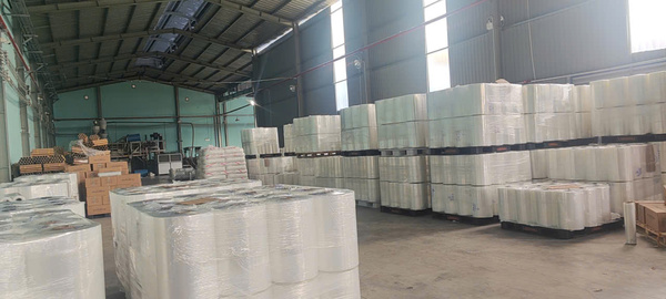 Màng PE quấn pallet
