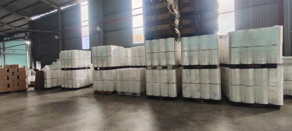 Màng PE quấn pallet