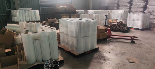 Màng PE quấn pallet