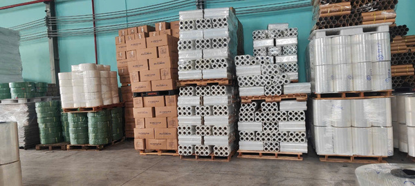 Màng PE quấn pallet