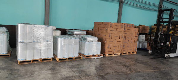 Màng PE quấn pallet