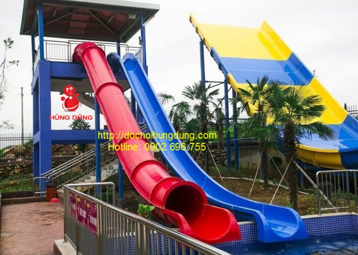 Máng trượt công viên nước