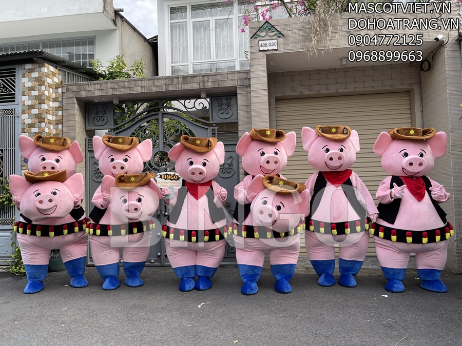 Mascot heo cao bồi