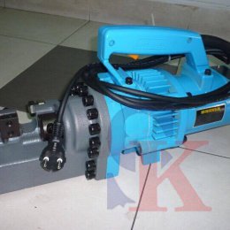 Máy cắt thủy lực