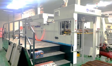 Máy bế tự động