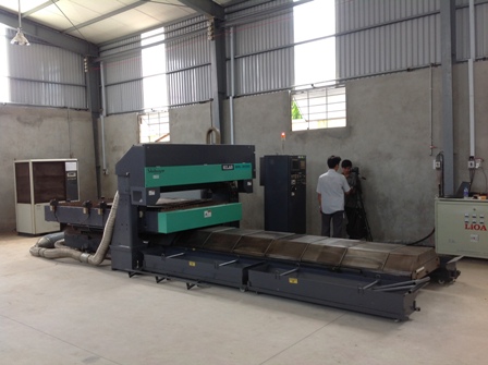 Máy cắt laser Shibuya
