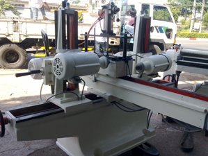 Máy cắt phay