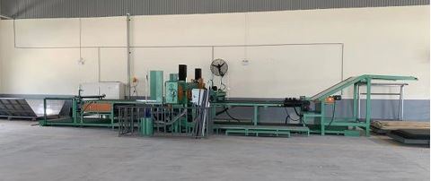 Máy cắt tấm cao su xốp