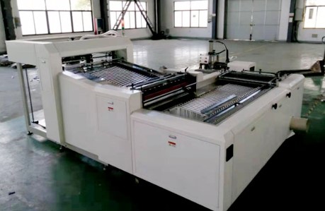 Máy cắt thẻ bài tự động