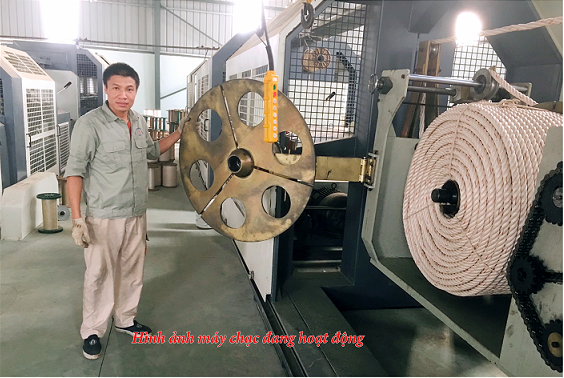 Máy chạc đang hoạt động