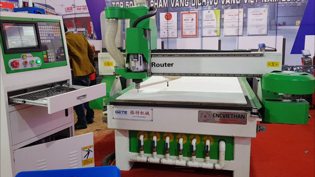 Máy CNC thay dao tự động