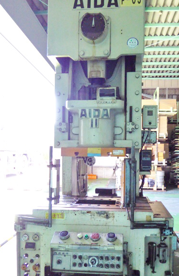 Máy dập 125T